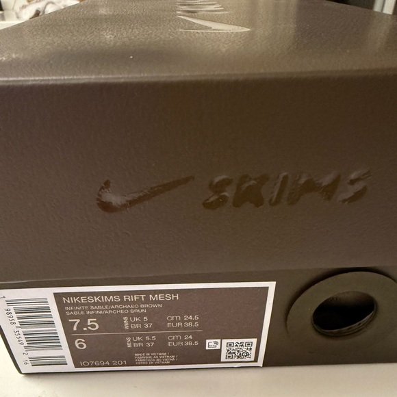 Nike Skims Rift Mesh - Picture 3 of 5